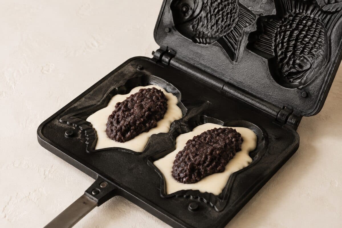Keep the filling centered and leave a batter margin around it.